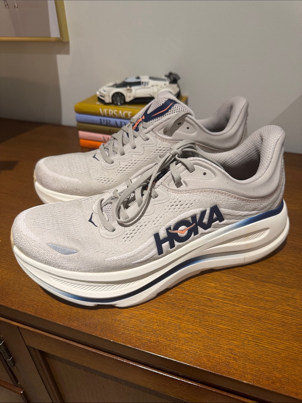 Hoka Men’s Bondi 9 Light Gray and Navy Athletic Running Shoes